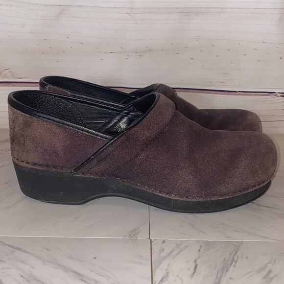 Dansko Brown Suede Leather Clogs Size 42 / 12 - Picture 2 of 15